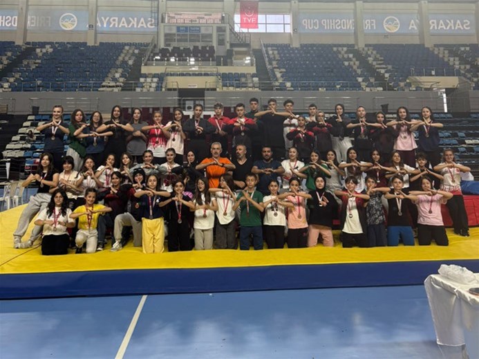 GSB OKUL SPORLARI WUSHU KUNG FU SPORCULARIMIZDAN MADALYA YAĞMURU