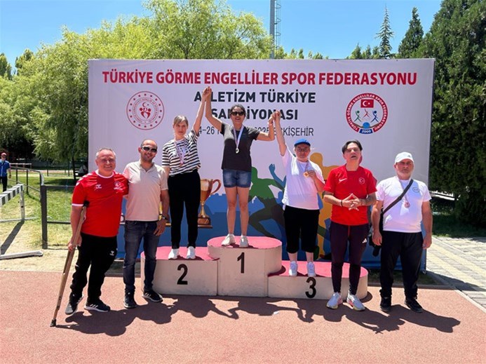 ATLETİZM'DE GÖRME ENGELLİ SPORCULARIMIZDAN KONYA’YA BÜYÜK BAŞARI