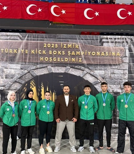 KİCK BOKS TÜRKİYE ŞAMPİYONASINA KONYALI SPORCULAR DAMGA VURDU